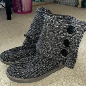 UGG Classic Cardy Kit Boot in Grey